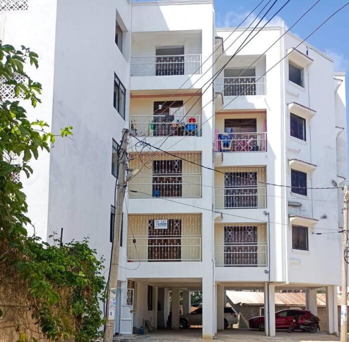 Lovely 1 Bedroom In Bamburi With Reliable Wifi Mombasa Exterior foto
